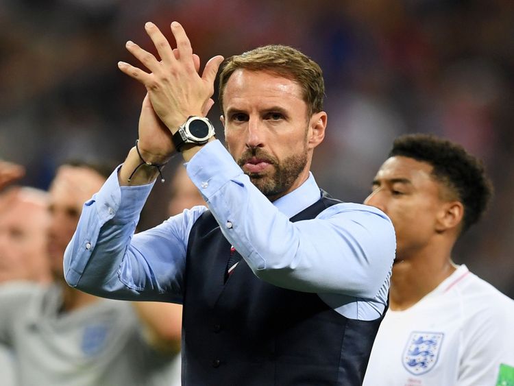 Gareth Southgate applauds England supporters at Moscow&#39;s Luzhniki Stadium