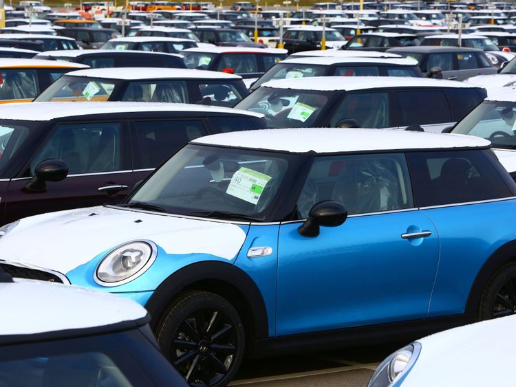 Newly built Minis are seen at the BMW Mini plant in Oxford, Great Britain, January 17, 2017. / AFP PHOTO / GEOFF CADDICK (Photo credit should read GEOFF CADDICK/AFP/Getty Images)
